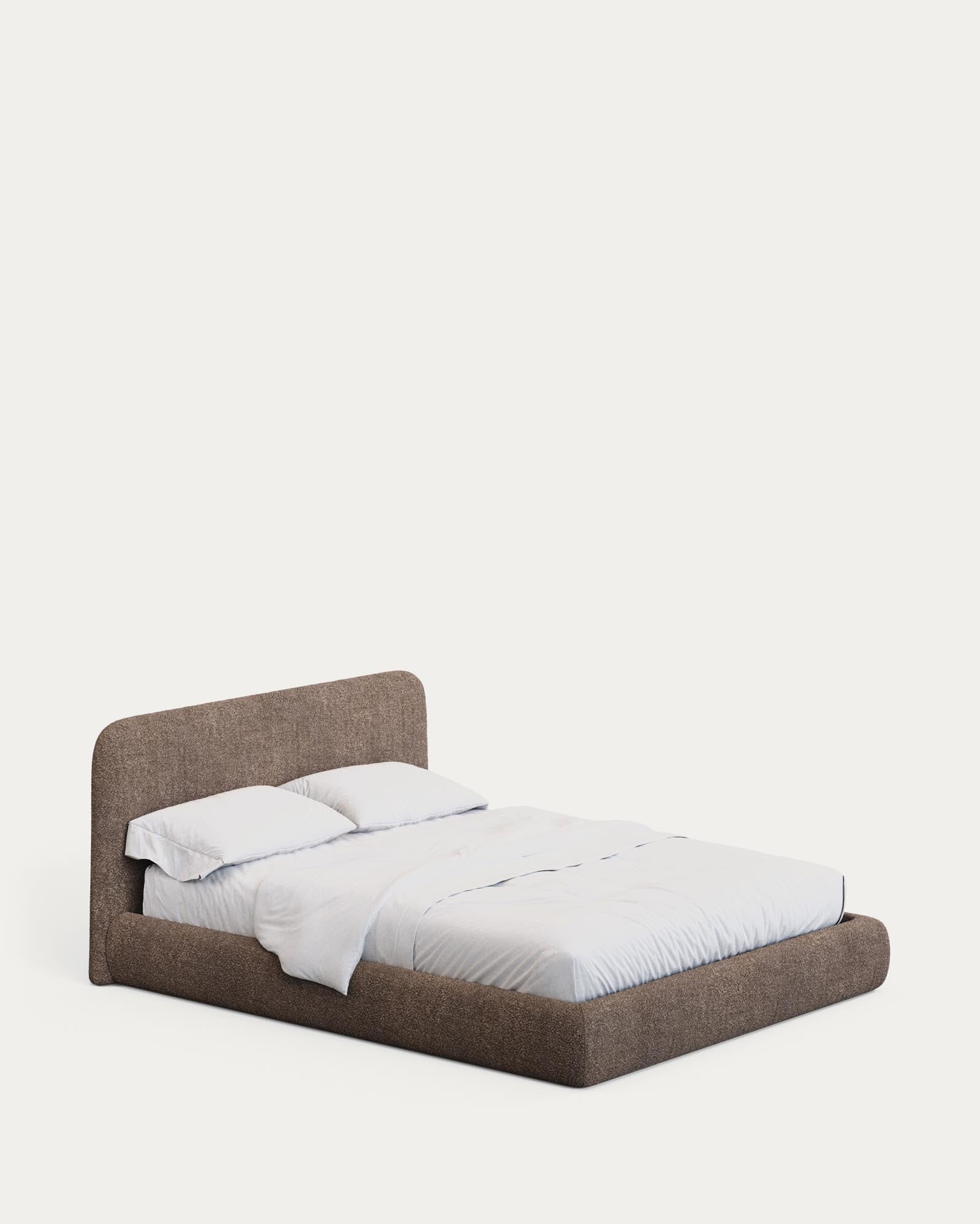 Elegantes Bett Martina mit abnehmbarem Bezug aus braunem Lammfellimitat, ideal für Matratzengröße 160 x 200 cm, FSC-zertifiziert.
