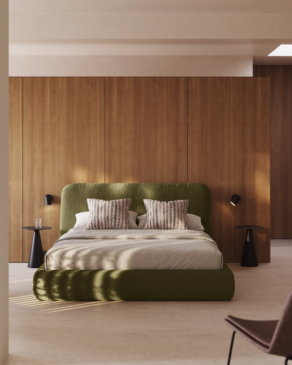 Abziehbares Bett Martina mit dunkelgrünem Lammfellimitat für Matratzengrösse 160 x 200 cm, FSC Mix Credit in Dunkelgrün präsentiert im Onlineshop von KAQTU Design AG. Bett ist von Kave Home