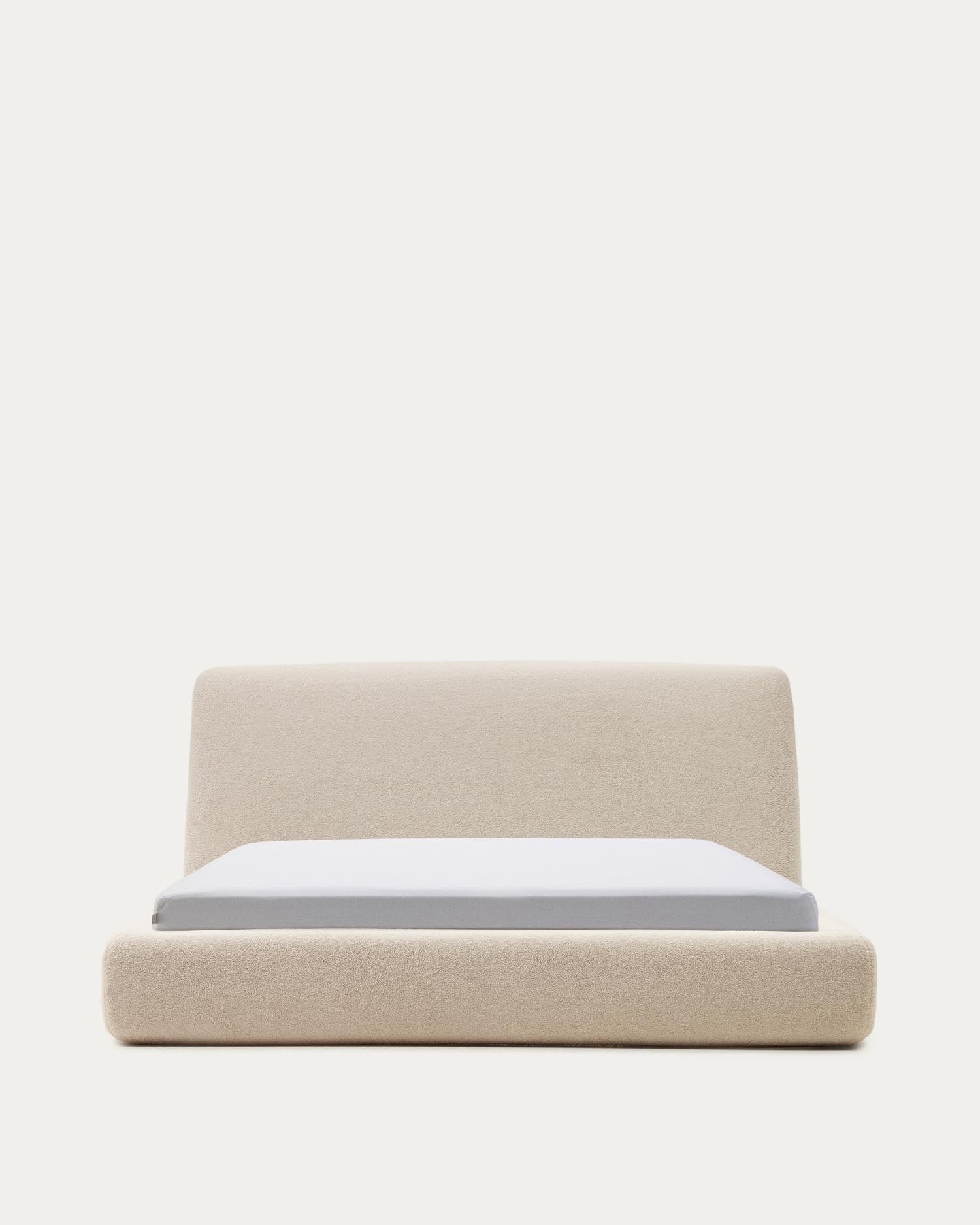 Elegantes 3D-Modell des Martina Betts in Ecru Bouclé, 160x200 cm, modernes Design, abnehmbarer Bezug.