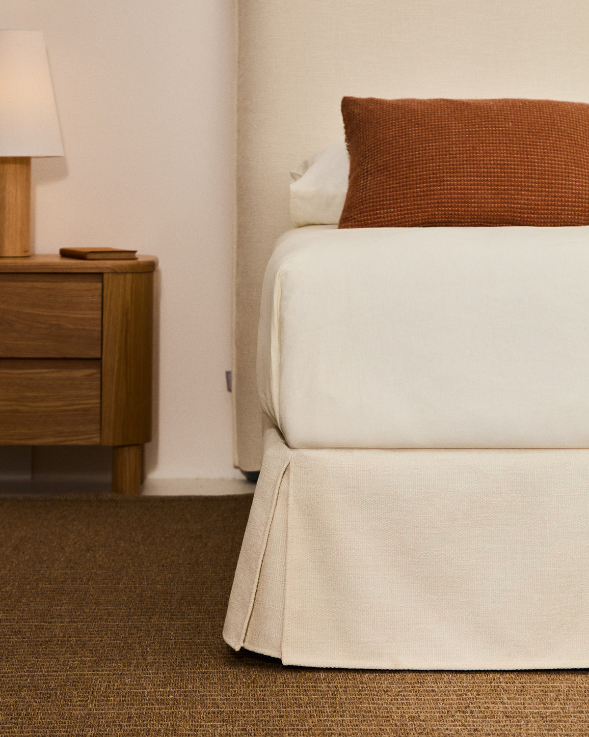 Abziehbares Bett Jaira in weisser Chenille für Matratzengrösse 90 x 200 cm, FSC Mix Credit in präsentiert im Onlineshop von KAQTU Design AG. Bett ist von Kave Home