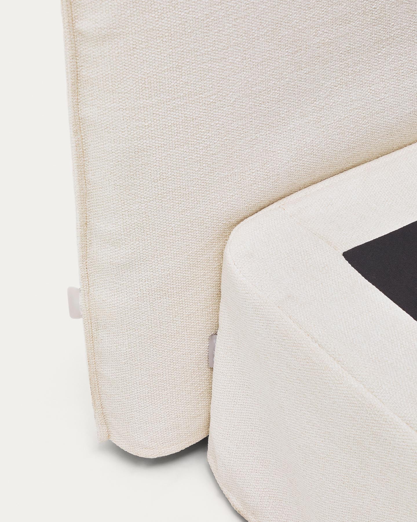 Abziehbares Bett Jaira in weißer Chenille für Matratzengröße 150 x 190 cm, FSC Mix Credit in präsentiert im Onlineshop von KAQTU Design AG. Bett ist von Kave Home