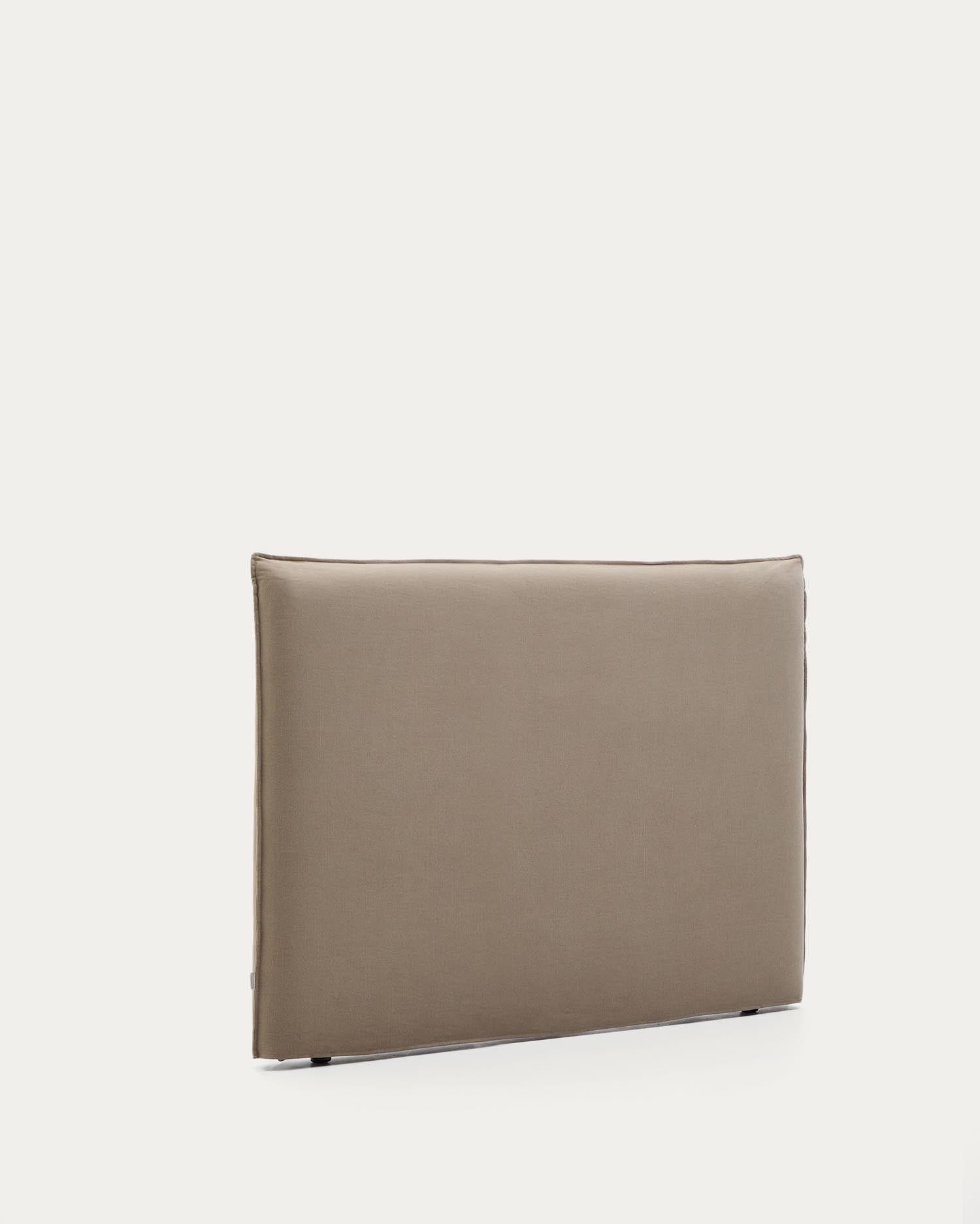 Entdecken Sie das Kopfteil Jaira in edlem Taupe, gefertigt aus hochwertigem Leinen und Baumwolle. Perfekt für 150 cm Betten!