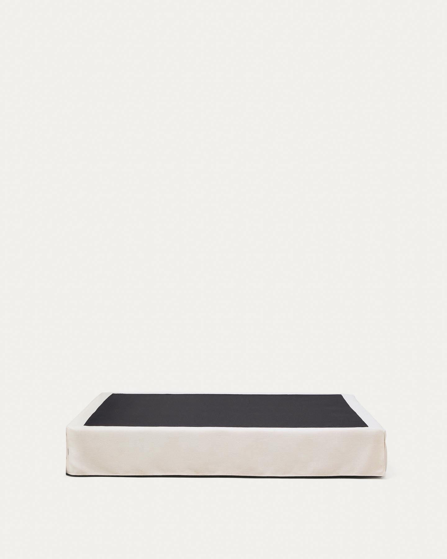 Abziehbarer Bettrahmen Jaira in weißer Chenille für Matratzengröße 180 x 200 cm in präsentiert im Onlineshop von KAQTU Design AG. Bett ist von Kave Home