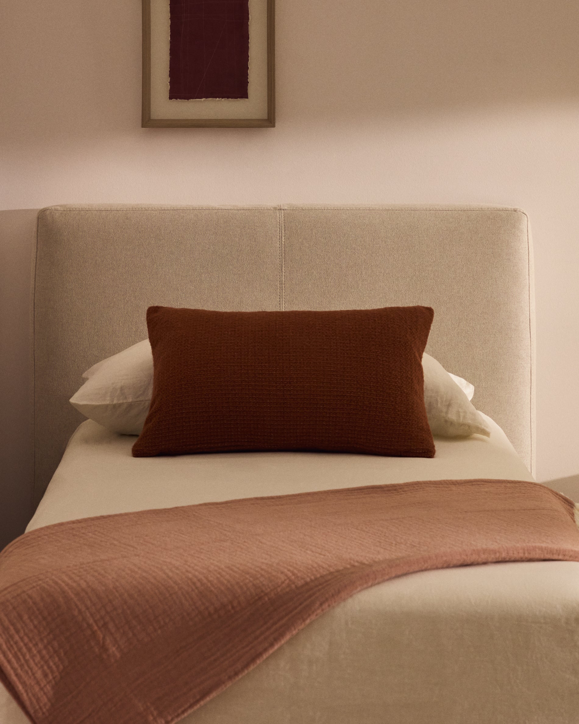 Abziehbares Kopfteil Blok in Ecru für Betten bis 90 cm in Ecru präsentiert im Onlineshop von KAQTU Design AG. Kopfteile ist von Kave Home