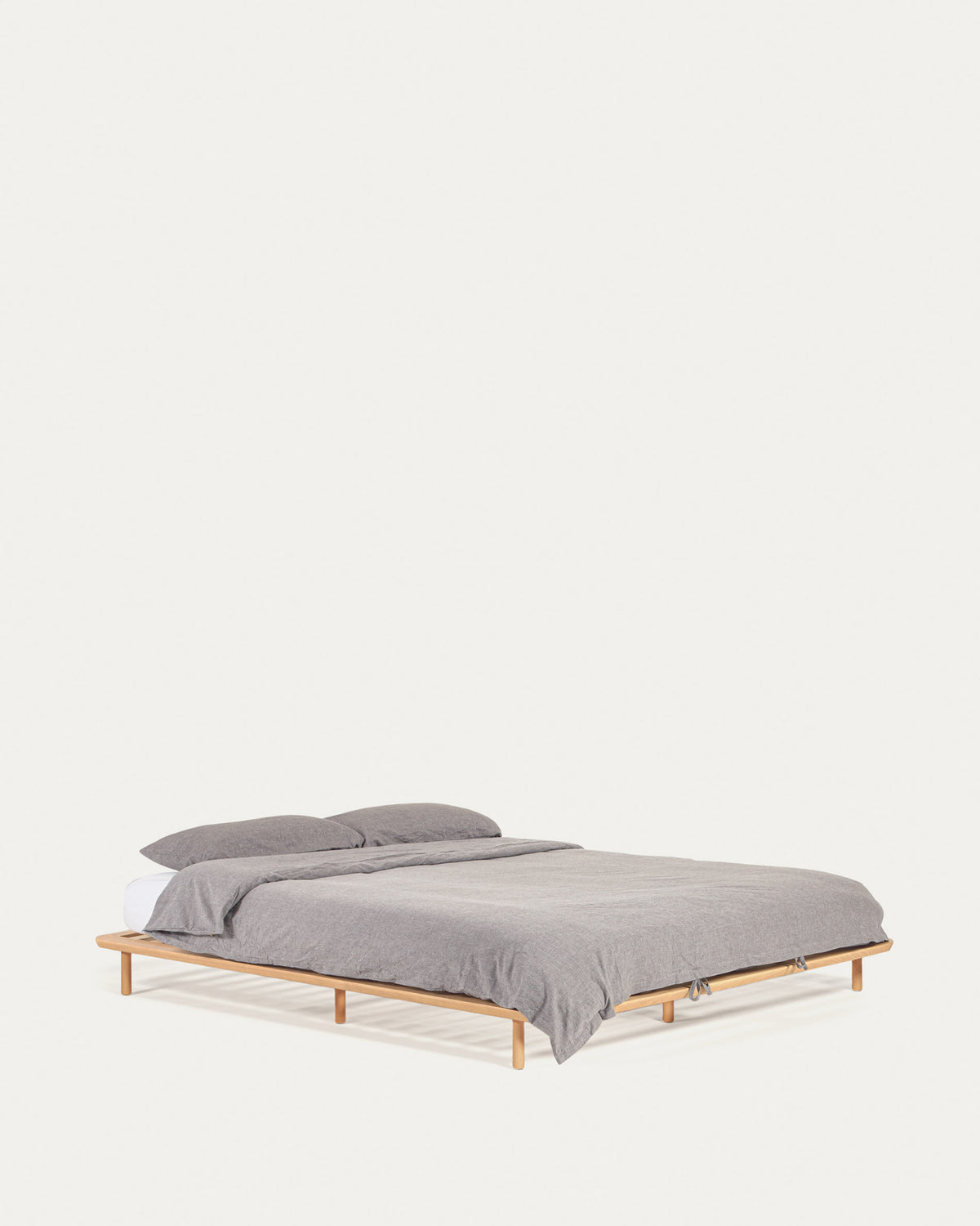 Anielle Bett aus massiver Esche für Matratze von 180 x 200 cm in Natur präsentiert im Onlineshop von KAQTU Design AG. Bett ist von Kave Home