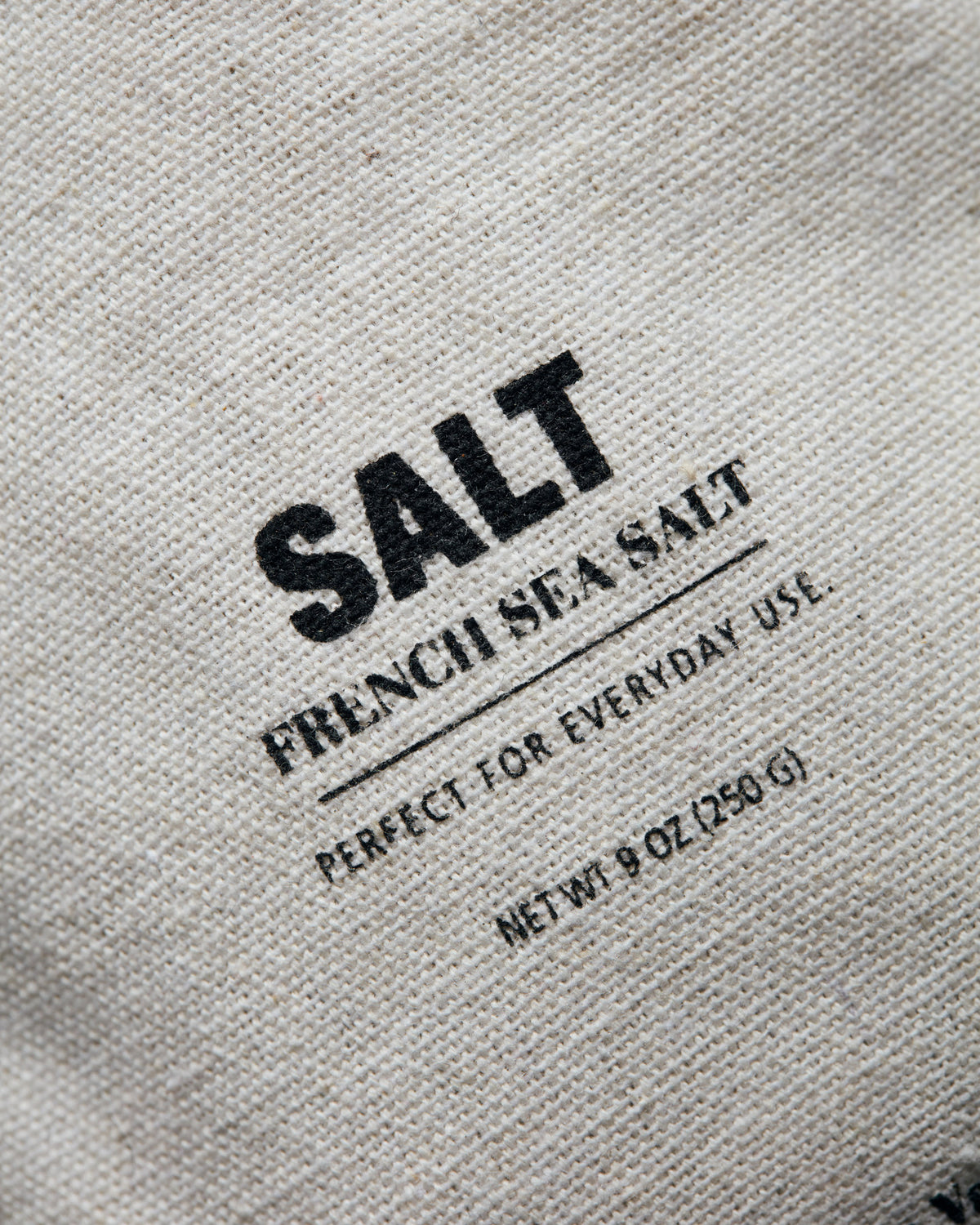 Flacher Salzbeutel «Bag» mit französischem Meersalz von Nicolas Vahé