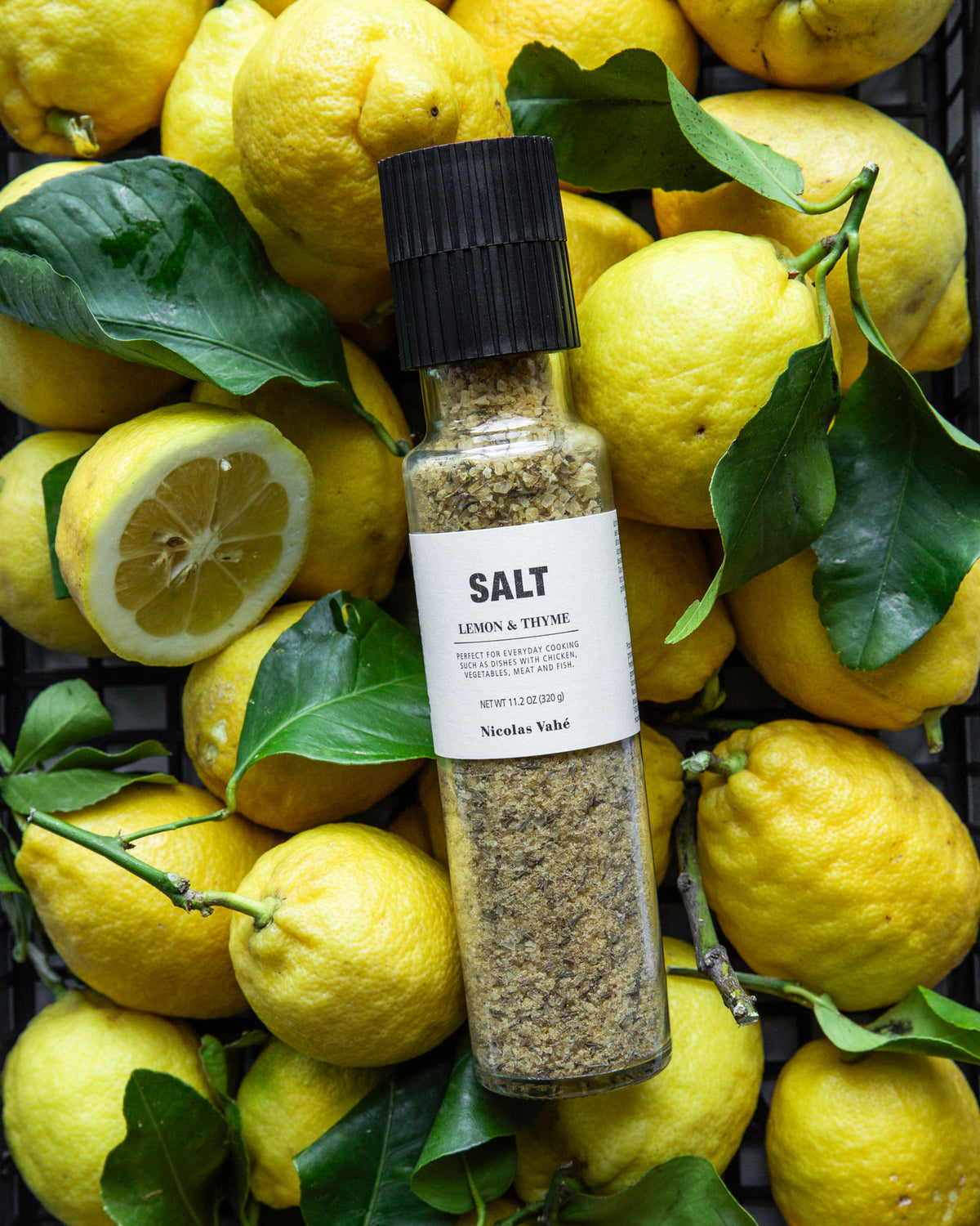 Salz, Lemon & Thyme in Grau präsentiert im Onlineshop von KAQTU Design AG. Salz & Pfeffer ist von Nicolas Vahé