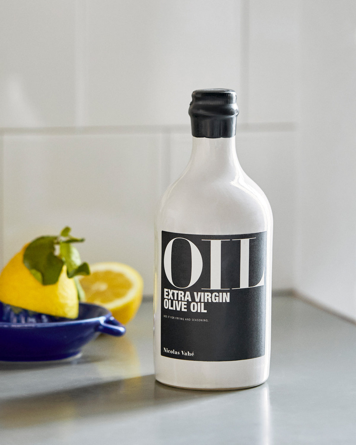 Extra virgin Olivenöl in präsentiert im Onlineshop von KAQTU Design AG. Lebensmittel ist von Nicolas Vahé