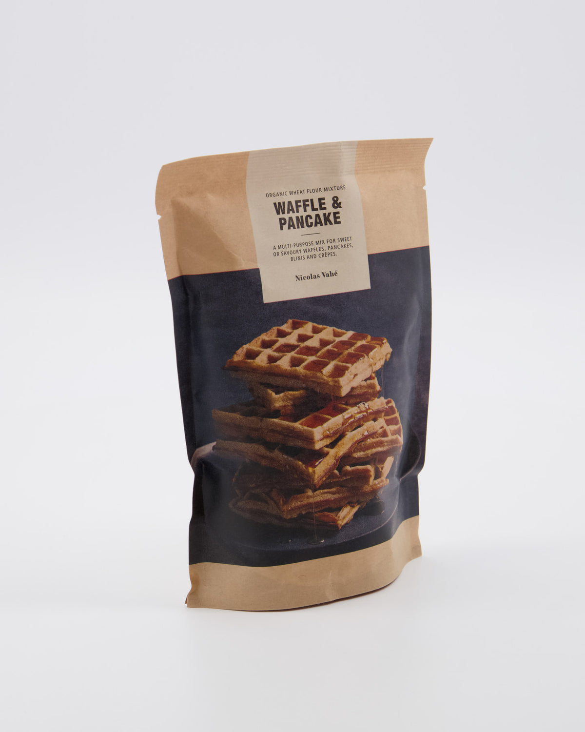 Organic waffle und pancake mix in Natur präsentiert im Onlineshop von KAQTU Design AG. Lebensmittel ist von Nicolas Vahé