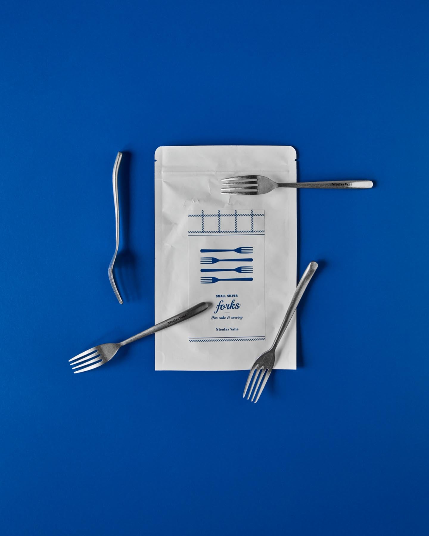 Genießen Sie mit den Kuchengabeln NVCake im Antiksilber-Finish von Nicolas Vahé stilvolle Momente – perfekt für Desserts und festliche Anlässe.