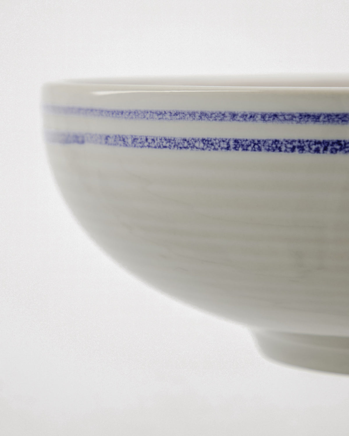 Schüssel, NVBistro, Blau, Weiß in Blue präsentiert im Onlineshop von KAQTU Design AG. Schale ist von Nicolas Vahé