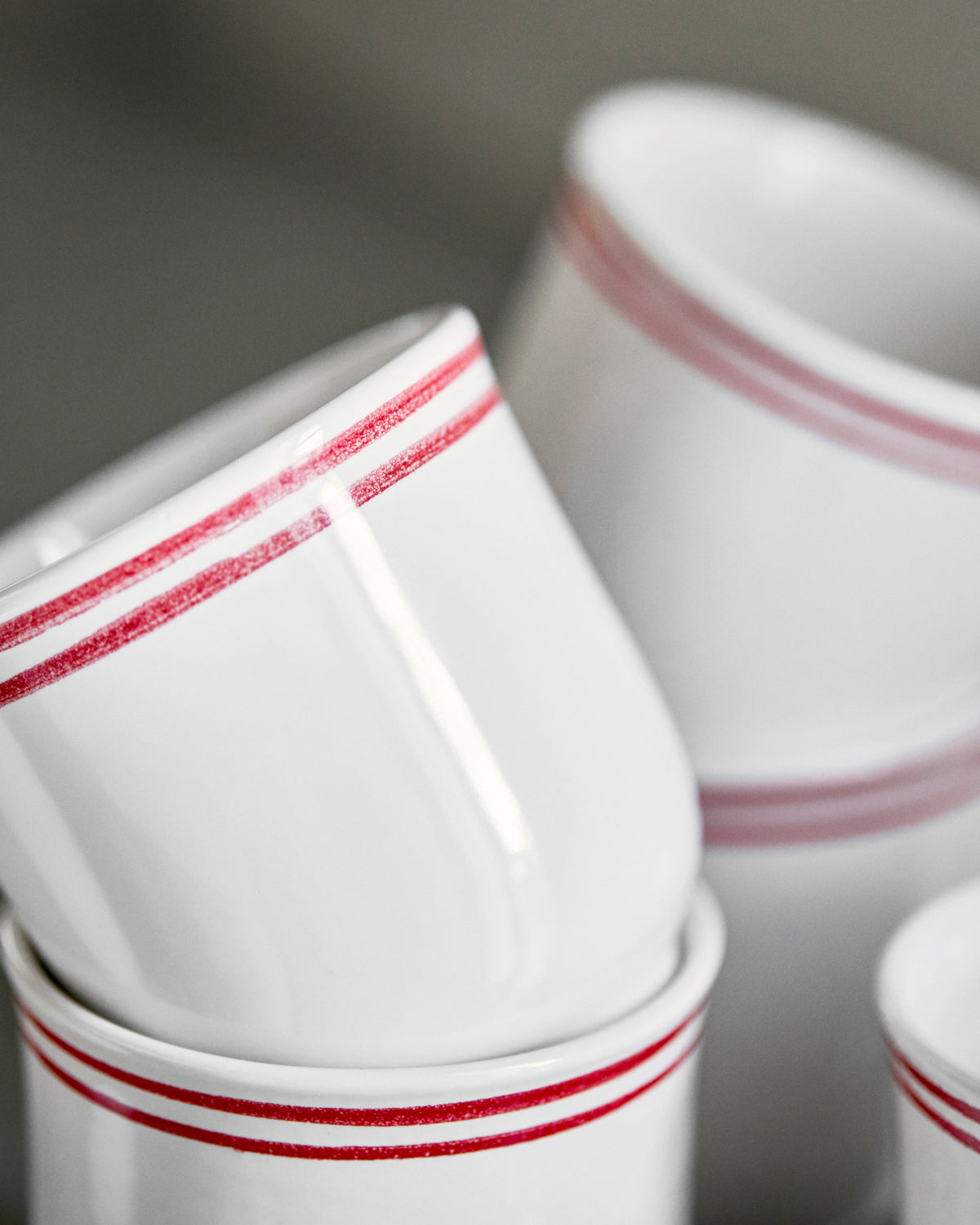 Tasse, NVBistro, Rot, Weiß in Red präsentiert im Onlineshop von KAQTU Design AG. Tasse ist von Nicolas Vahé
