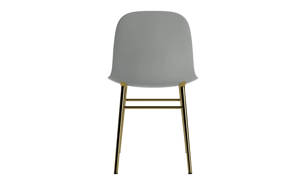 Form Stuhl in Grau präsentiert im Onlineshop von KAQTU Design AG. Stuhl ist von Normann Copenhagen