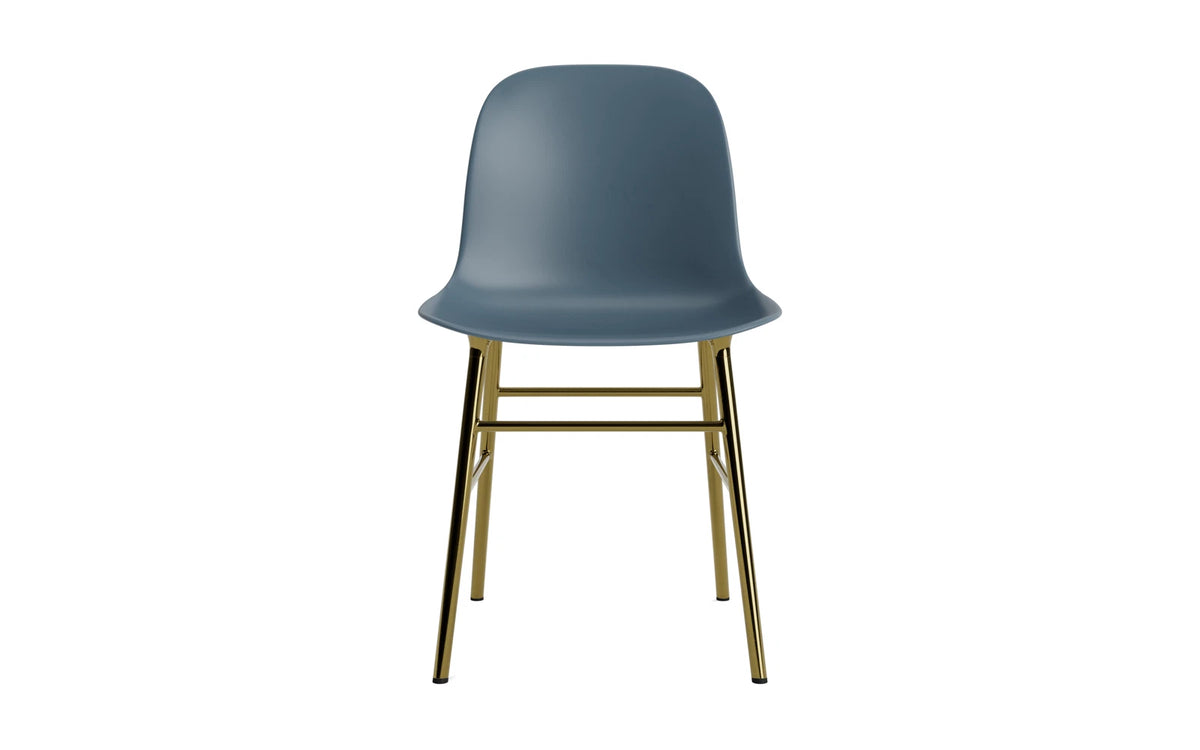 Form Stuhl in Blau präsentiert im Onlineshop von KAQTU Design AG. Stuhl ist von Normann Copenhagen