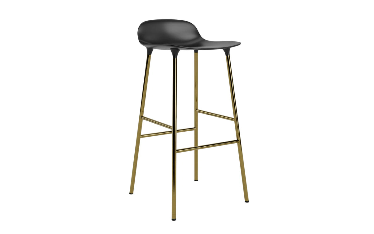 Form Barhocker in Schwarz präsentiert im Onlineshop von KAQTU Design AG. Barstuhl ist von Normann Copenhagen