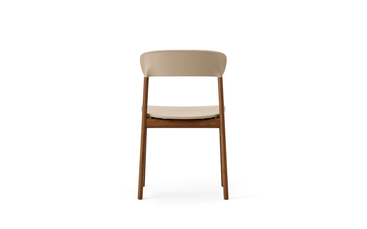 Herit Stuhl in Schwarz präsentiert im Onlineshop von KAQTU Design AG. Stuhl ist von Normann Copenhagen
