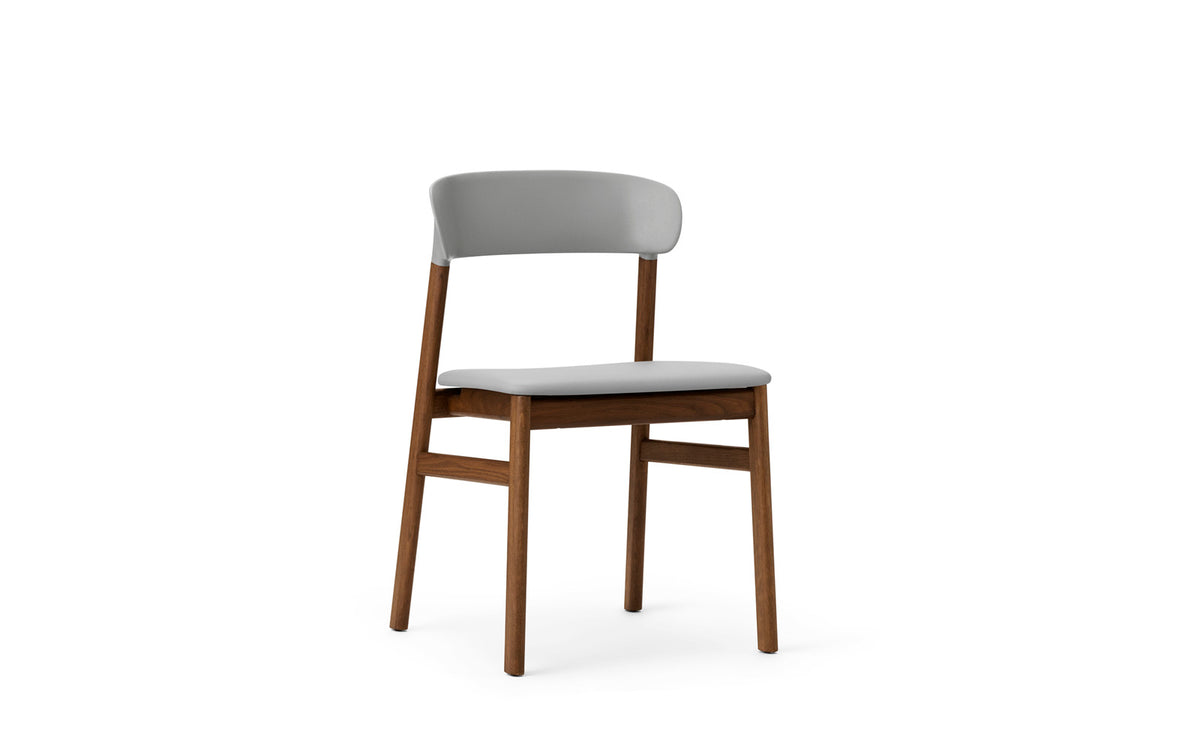 Herit Stuhl in Spectrum Leder grau präsentiert im Onlineshop von KAQTU Design AG. Stuhl ist von Normann Copenhagen