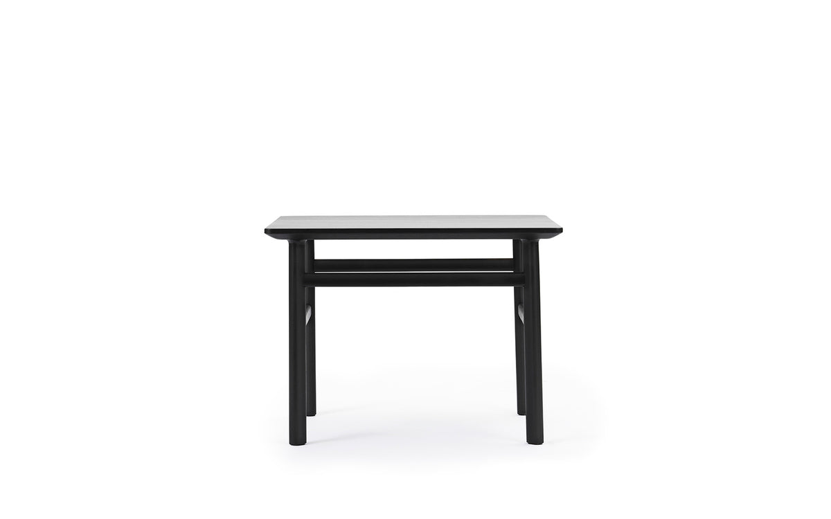 Grow Couchtisch in Schwarze Eiche präsentiert im Onlineshop von KAQTU Design AG. Couchtisch ist von Normann Copenhagen