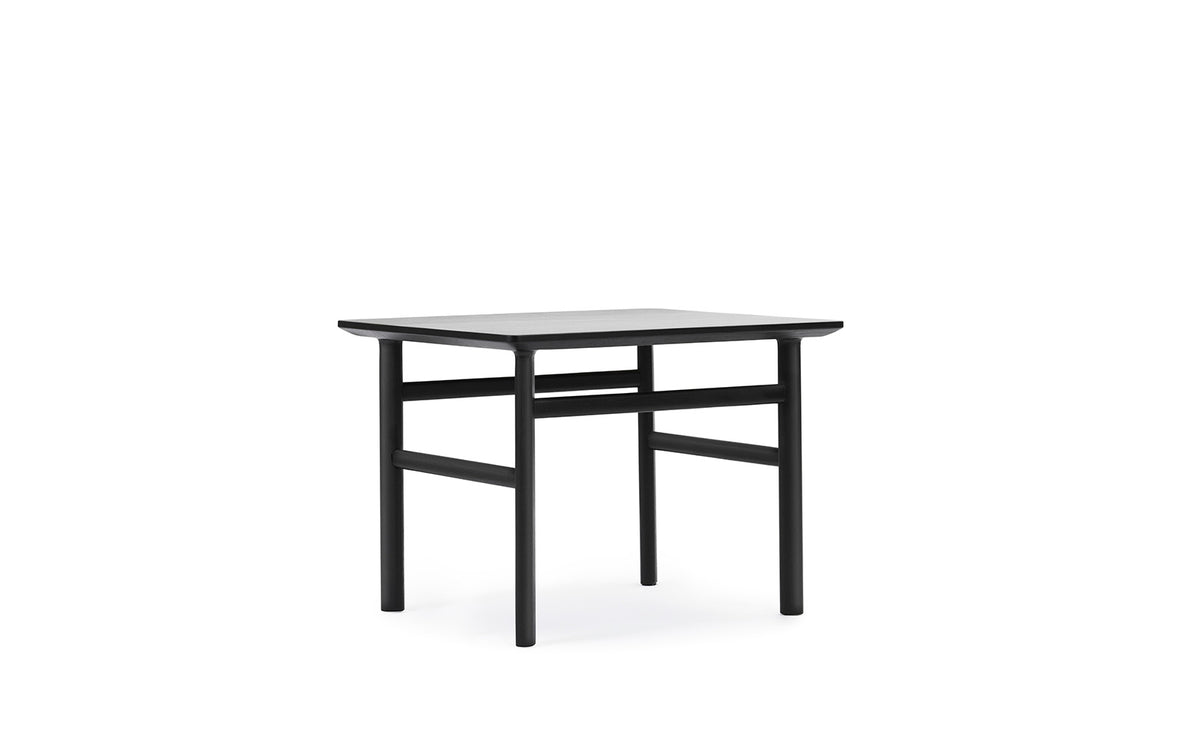 Grow Couchtisch in Schwarze Eiche präsentiert im Onlineshop von KAQTU Design AG. Couchtisch ist von Normann Copenhagen