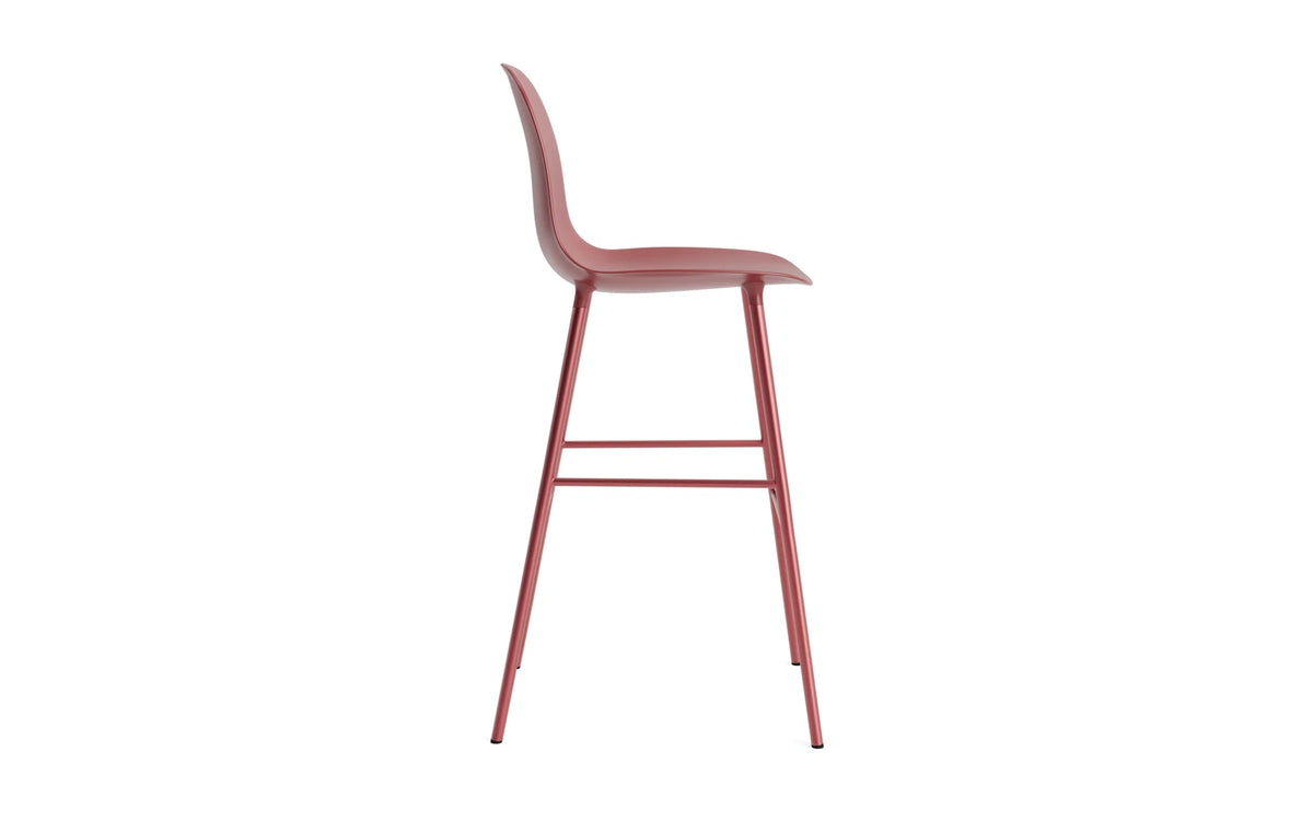 Form Barstuhl in Rot präsentiert im Onlineshop von KAQTU Design AG. Barstuhl ist von Normann Copenhagen