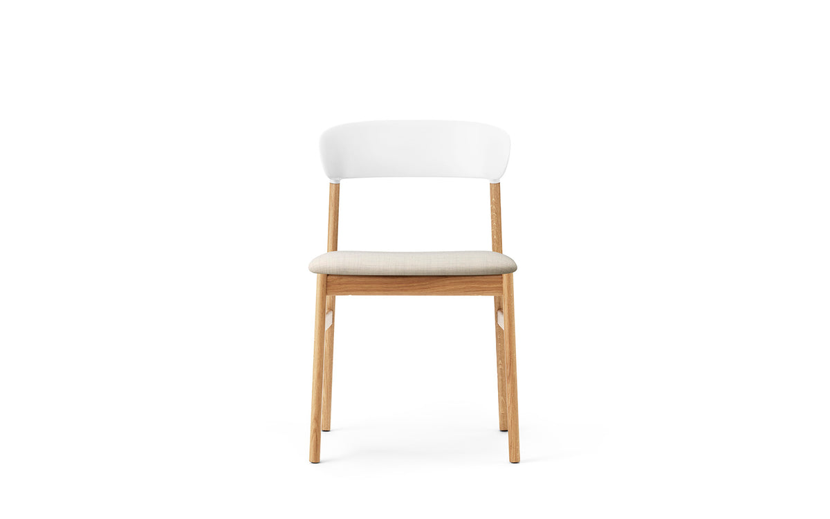 Herit Stuhl gepolstert in Remix weiß präsentiert im Onlineshop von KAQTU Design AG. Stuhl ist von Normann Copenhagen