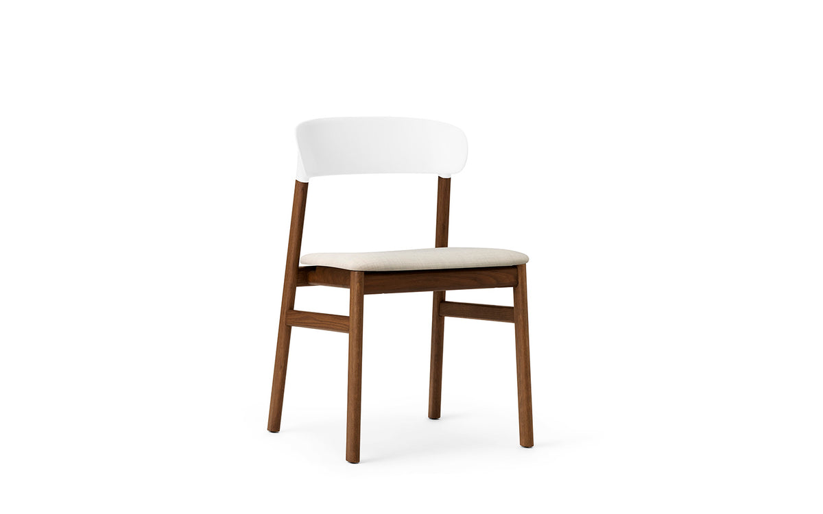 Herit Stuhl gepolstert in Remix weiss präsentiert im Onlineshop von KAQTU Design AG. Stuhl ist von Normann Copenhagen