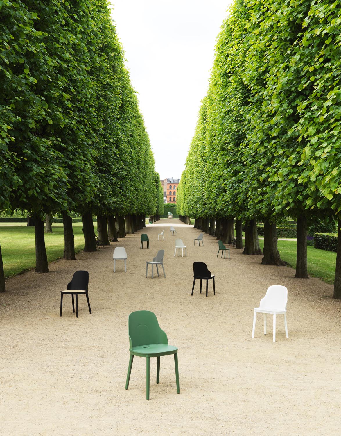 Allez Stuhl in Weiss präsentiert im Onlineshop von KAQTU Design AG. Stuhl ist von Normann Copenhagen