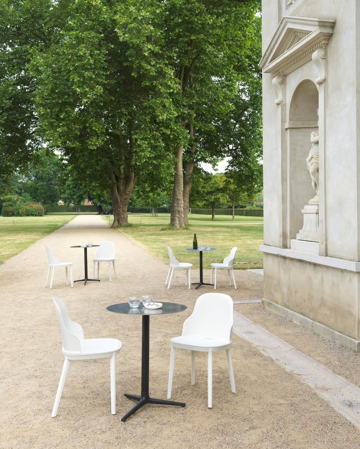 Allez Stuhl in Weiss präsentiert im Onlineshop von KAQTU Design AG. Stuhl ist von Normann Copenhagen