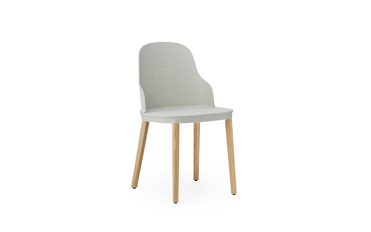 Allez Stuhl in Warmes grau präsentiert im Onlineshop von KAQTU Design AG. Stuhl ist von Normann Copenhagen