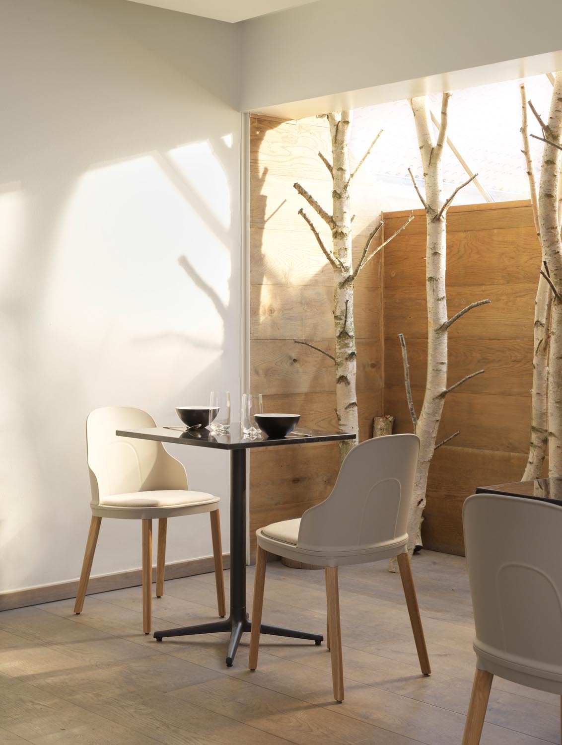 Allez Stuhl gepolstert Main Line Flax, grau/polypropylen in präsentiert im Onlineshop von KAQTU Design AG. Stuhl ist von Normann Copenhagen