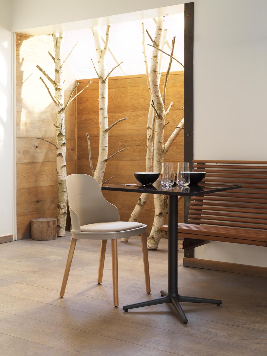 Allez Stuhl gepolstert Main Line Flax, grau/polypropylen in präsentiert im Onlineshop von KAQTU Design AG. Stuhl ist von Normann Copenhagen