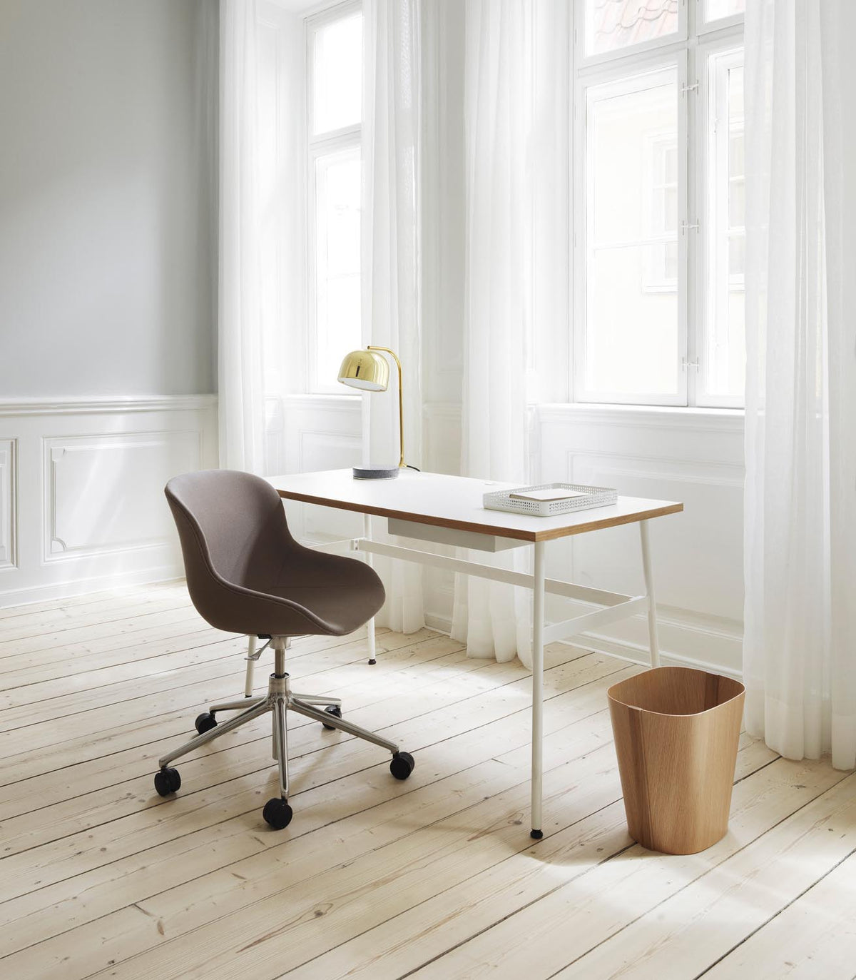 Tales of Wood Papierkorb in präsentiert im Onlineshop von KAQTU Design AG. Papierkorb ist von Normann Copenhagen