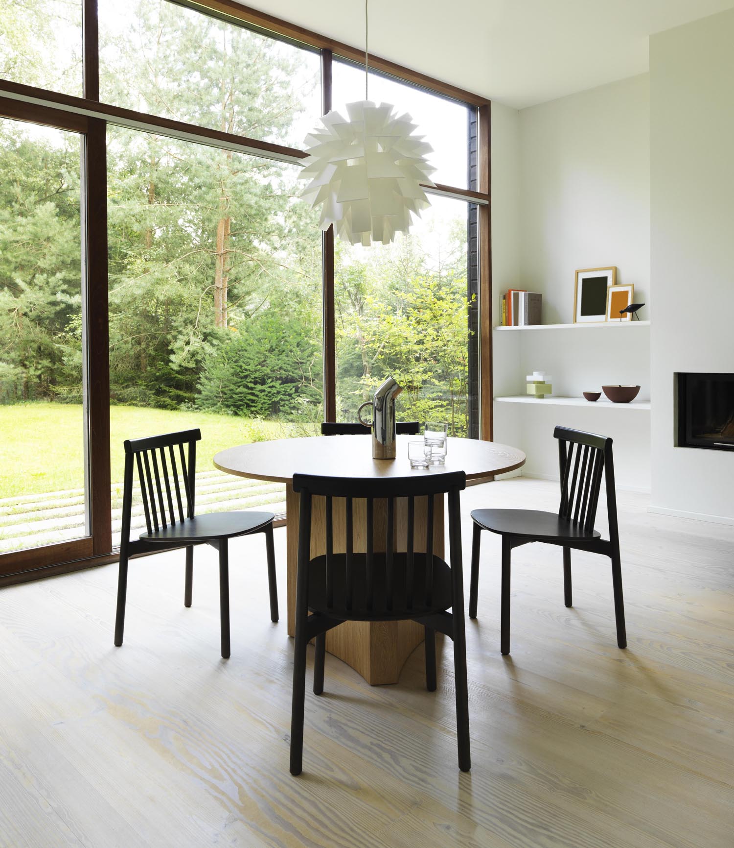 Die Norm 69 Lampe XXLarge von Normann Copenhagen vereint stilvolles Design und Funktionalität – ideal für eine stimmungsvolle Raumbeleuchtung.