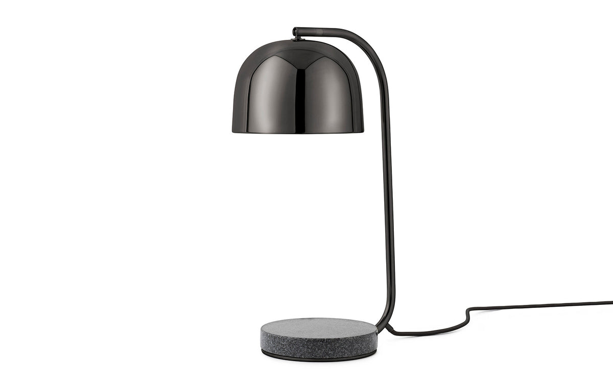 Grant Tischlampe EU in Schwarz präsentiert im Onlineshop von KAQTU Design AG. Tischleuchte ist von Normann Copenhagen