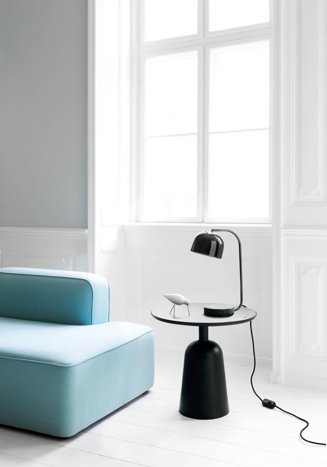 Grant Tischlampe EU in Schwarz präsentiert im Onlineshop von KAQTU Design AG. Tischleuchte ist von Normann Copenhagen