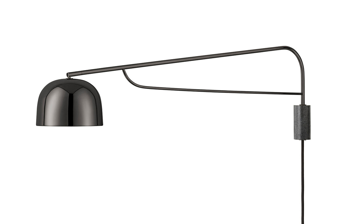 Grant Wandlampe 111 cm. in Schwarz präsentiert im Onlineshop von KAQTU Design AG. Wandleuchte ist von Normann Copenhagen