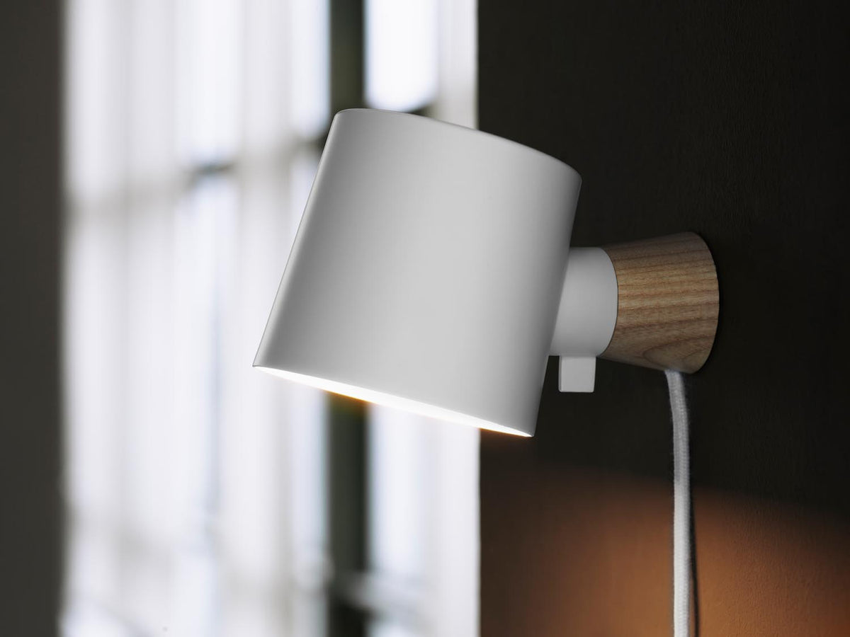 Rise Wandleuchte, Hardwired, EU weiss in präsentiert im Onlineshop von KAQTU Design AG. Wandleuchte ist von Normann Copenhagen