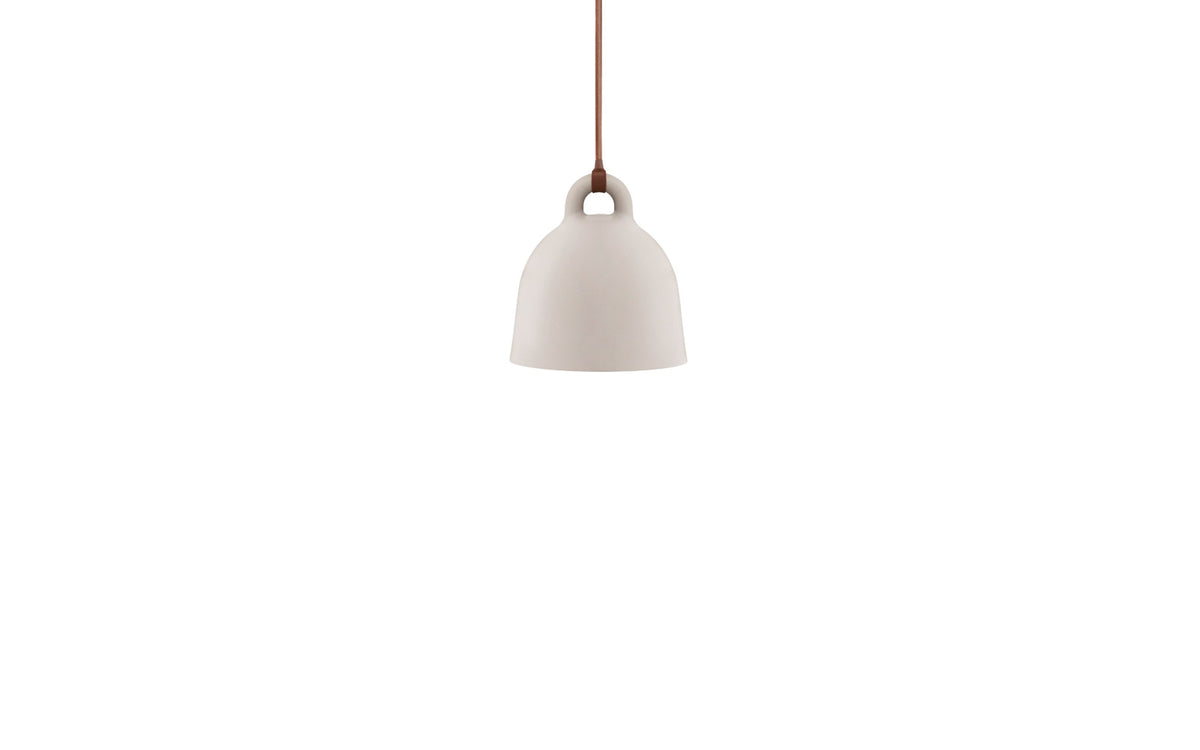 Bell Lampe x-klein EU in Sand präsentiert im Onlineshop von KAQTU Design AG. Pendelleuchte ist von Normann Copenhagen