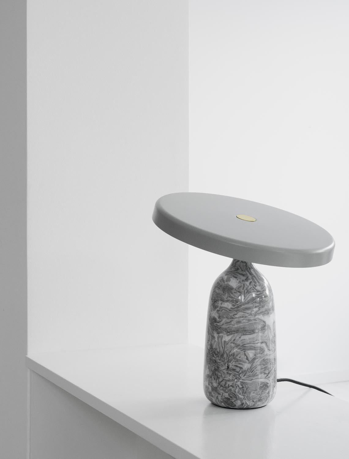 Eddy Tischlampe EU in präsentiert im Onlineshop von KAQTU Design AG. Tischleuchte ist von Normann Copenhagen