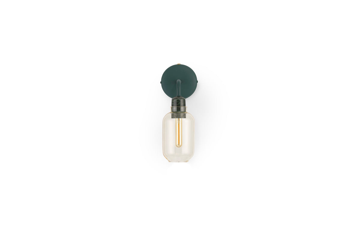 Amp Wandlampe EU in Gold/grün präsentiert im Onlineshop von KAQTU Design AG. Wandleuchte ist von Normann Copenhagen