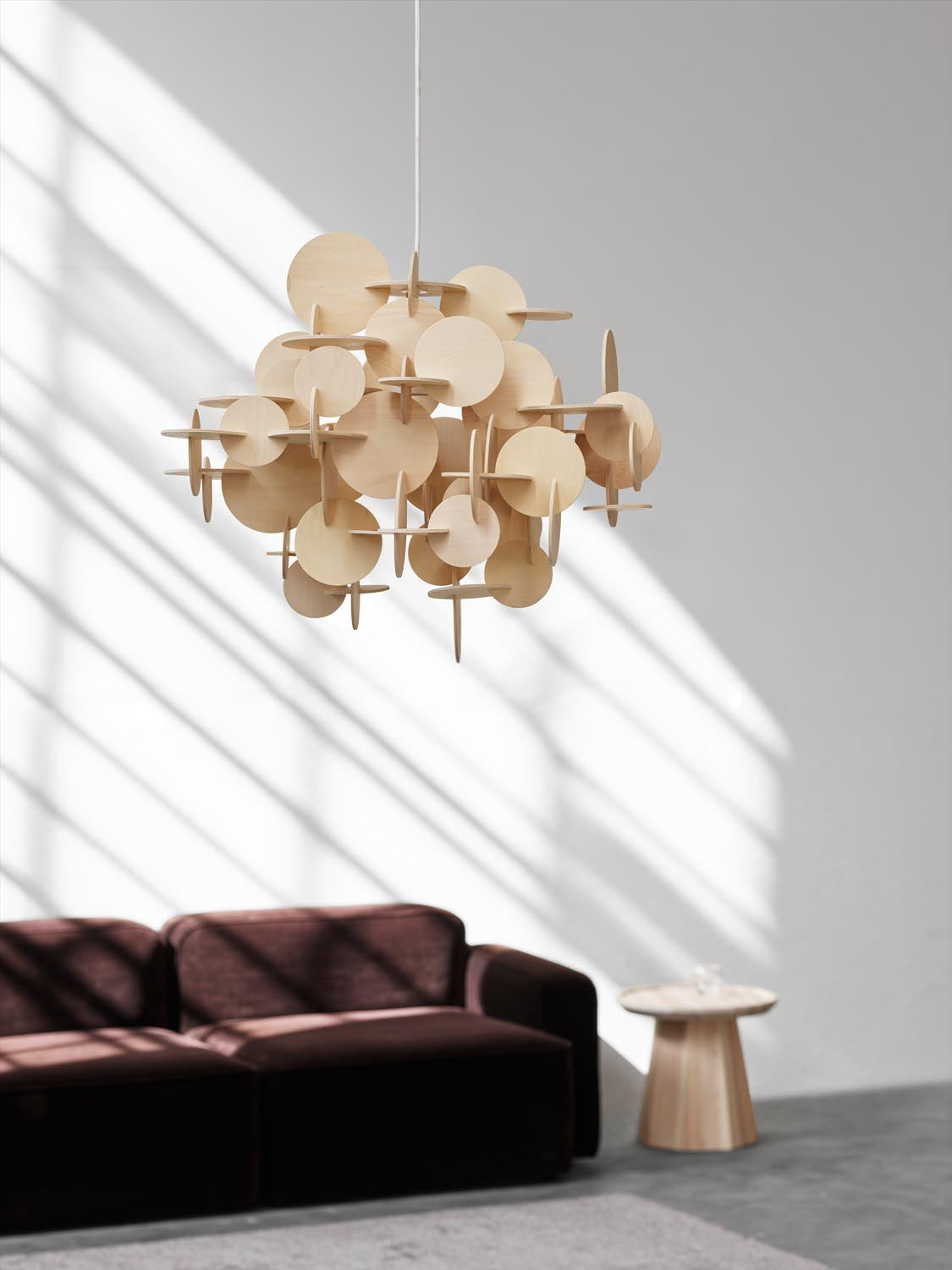 Bau Hängeleuchte gross EU Natur in Natur präsentiert im Onlineshop von KAQTU Design AG. Pendelleuchte ist von Normann Copenhagen