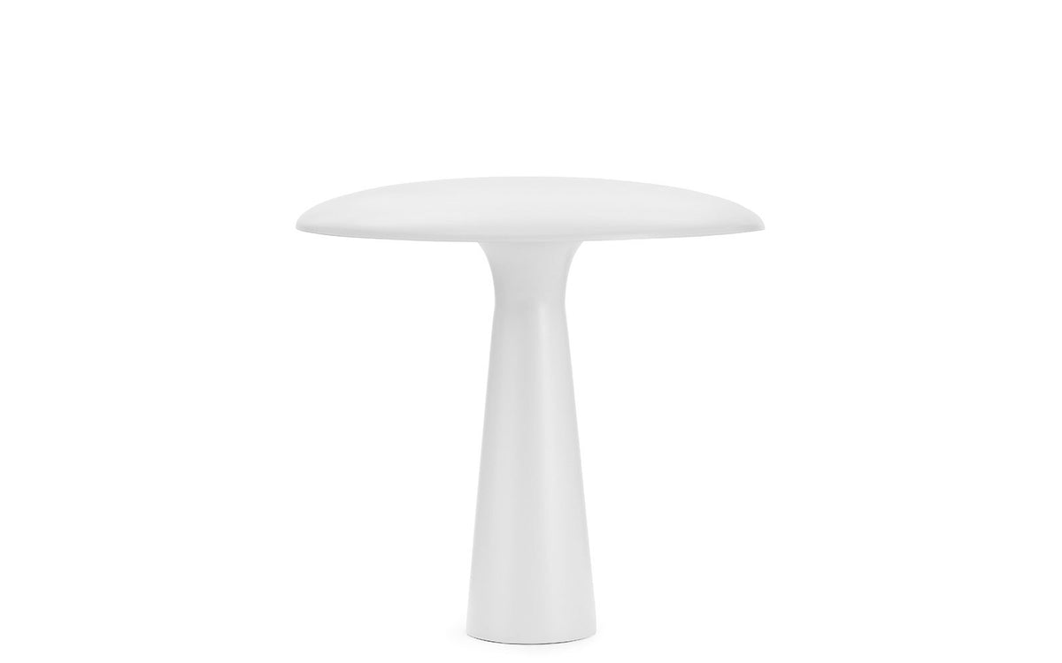 Shelter Tischlampe EU in Weiss präsentiert im Onlineshop von KAQTU Design AG. Tischleuchte ist von Normann Copenhagen