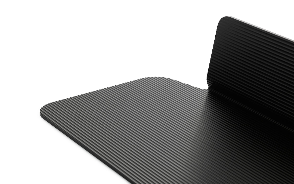 Jet Regal 80 cm. schwarz in Schwarz präsentiert im Onlineshop von KAQTU Design AG. Wandregal ist von Normann Copenhagen