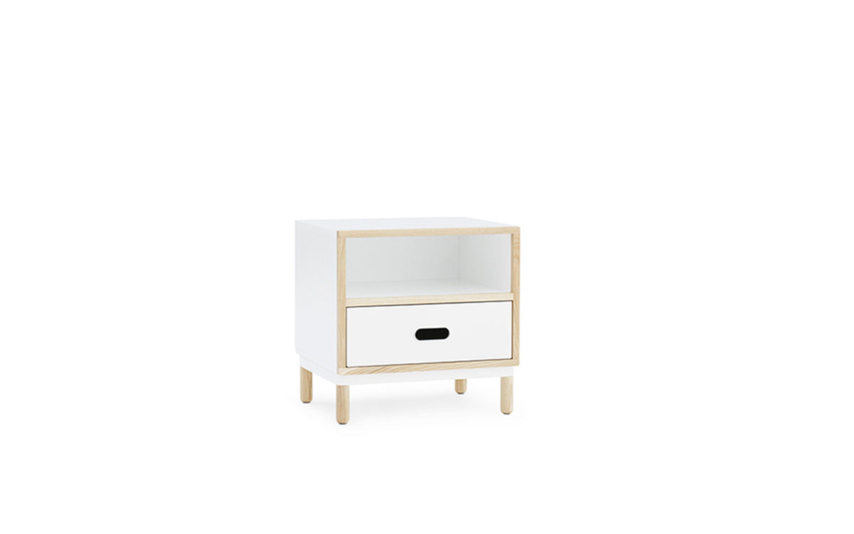 Kabine Beistelltisch Weiss in Weiss präsentiert im Onlineshop von KAQTU Design AG. Beistelltisch ist von Normann Copenhagen