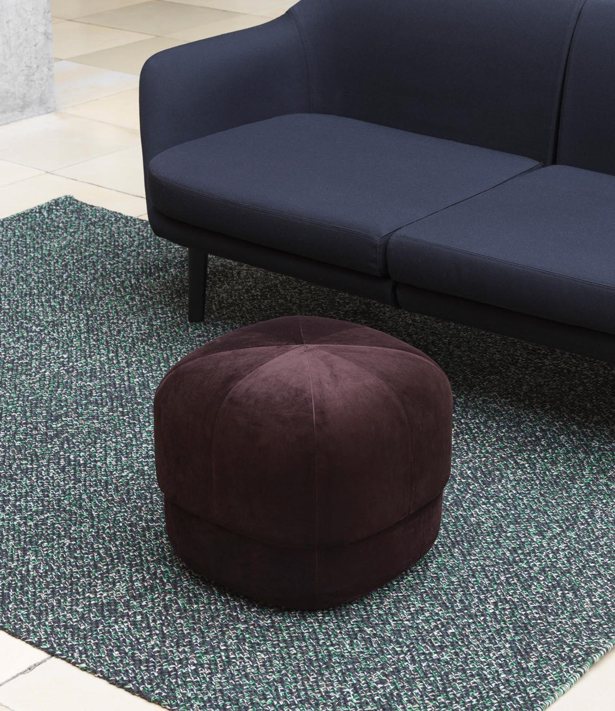 Circus Pouf Klein coffee/Velour in präsentiert im Onlineshop von KAQTU Design AG. Pouf ist von Normann Copenhagen