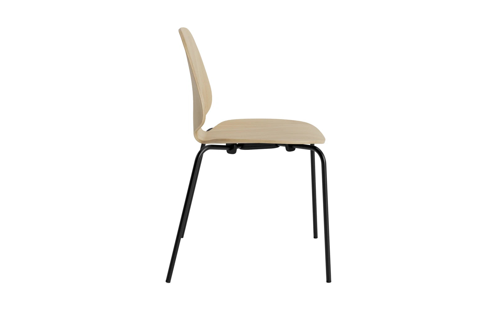 Erleben Sie den My Chair von Normann Copenhagen – ein eleganter Stuhl aus Eiche, der zeitgemäßes Design mit optimalem Sitzkomfort kombiniert.