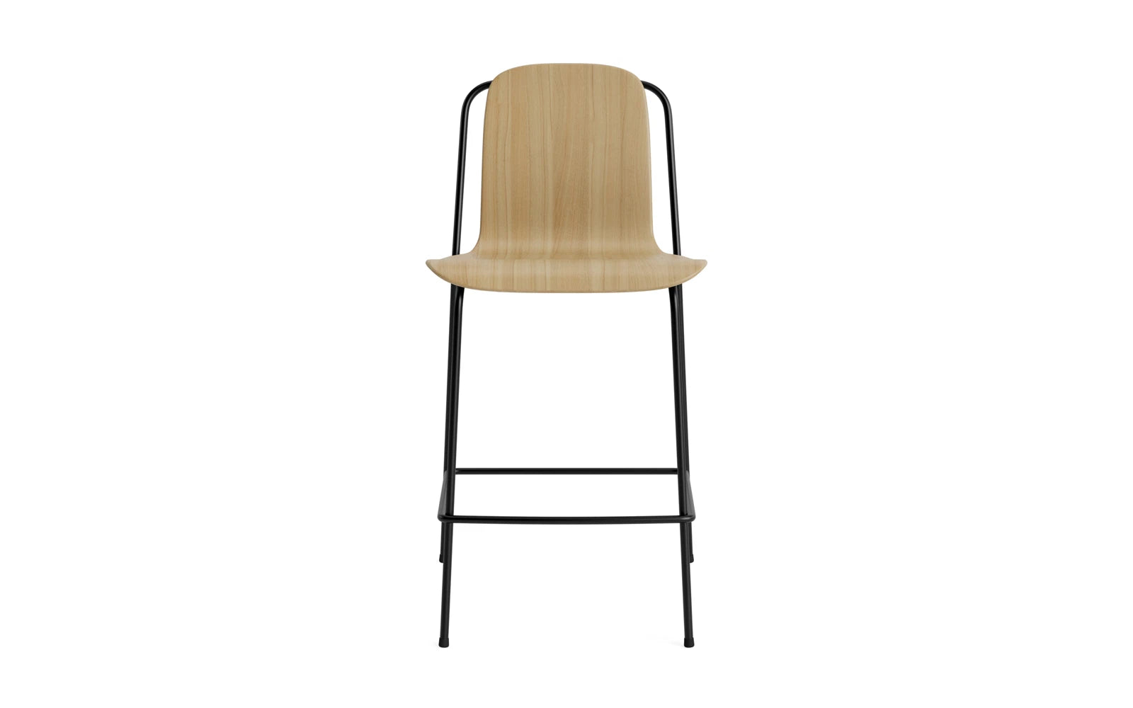 Entdecken Sie den eleganten Studio Barstuhl von Normann Copenhagen mit 65 cm Sitzhöhe. Aus schwarzem Stahl und Eichenfurnier gefertigt, vereint er modernes Design und Funktionalität.