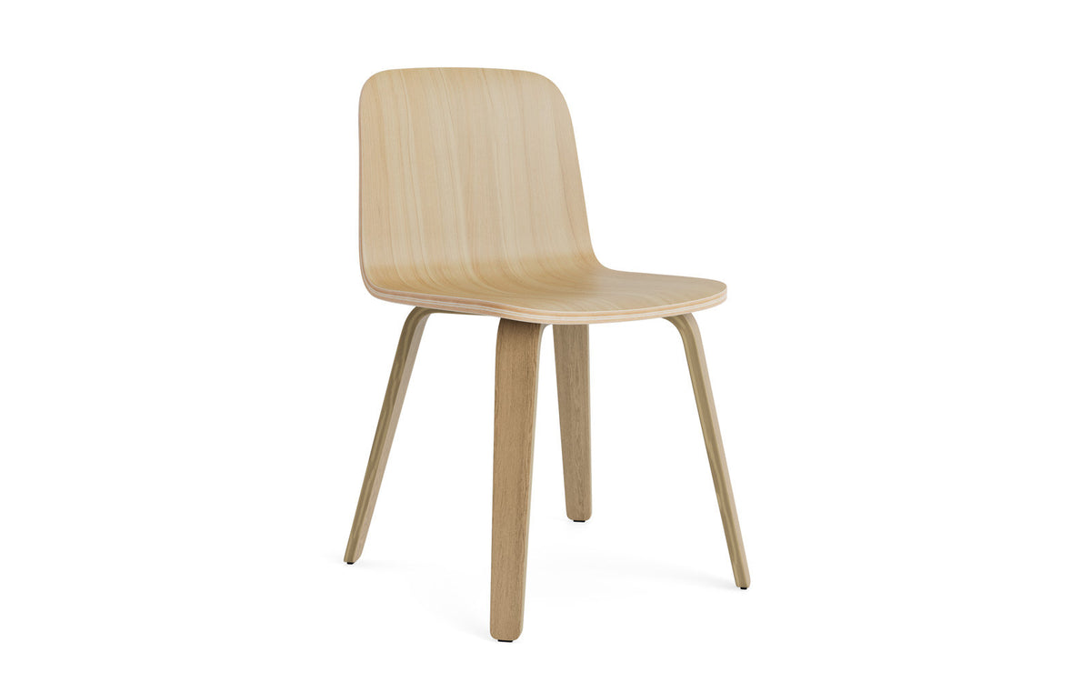 Just Stuhl in Eiche/Eiche präsentiert im Onlineshop von KAQTU Design AG. Stuhl ist von Normann Copenhagen
