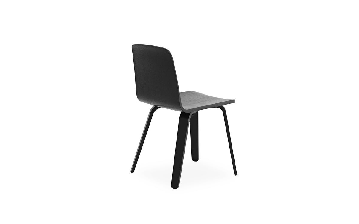 Just Stuhl in Esche/schwarz/schwarz präsentiert im Onlineshop von KAQTU Design AG. Stuhl ist von Normann Copenhagen