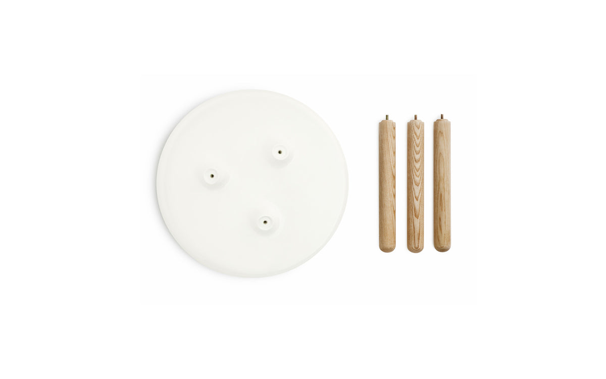 Tablo Tisch klein in Weiss präsentiert im Onlineshop von KAQTU Design AG. Beistelltisch ist von Normann Copenhagen